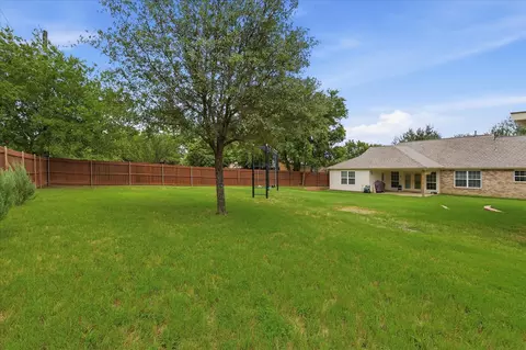 Exterior - 306 Oak Dr, Argyle, TX 76226 photo 6 of 10