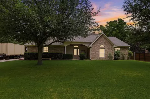 Exterior - 306 Oak Dr, Argyle, TX 76226 photo 10 of 10