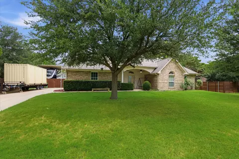 Exterior - 306 Oak Dr, Argyle, TX 76226 photo 3 of 10
