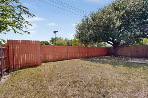 Exterior - 6009 Iris Dr, Rowlett, TX 75089 photo 8 of 9