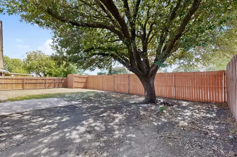 Exterior - 6009 Iris Dr, Rowlett, TX 75089 photo 7 of 9