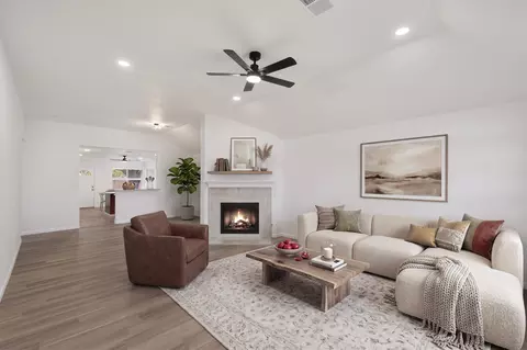 Living - 6009 Iris Dr, Rowlett, TX 75089 photo 3 of 4