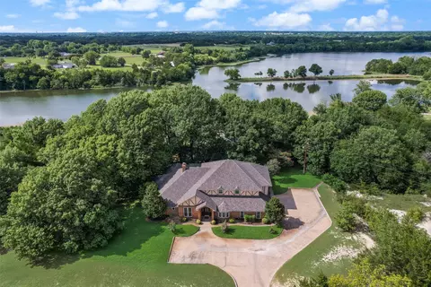 235 Taylor Rd, Waxahachie, TX 75165