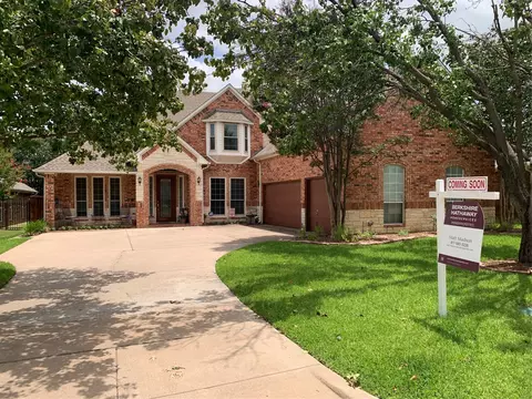 6333 Southern Hills Dr, Fort Worth, TX 76132
