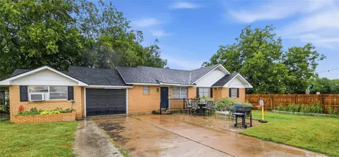 2621 Vine St, Brownwood, TX 76801