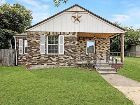 104 S 6th St, Godley, TX 76044