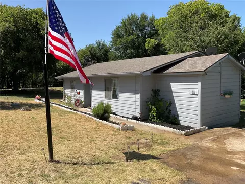 111 Canyon Dr, Whitney, TX 76692