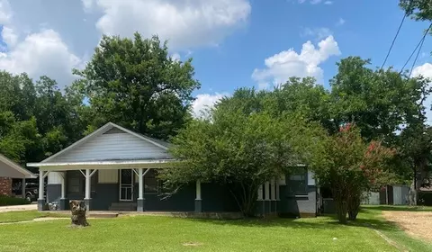 106 NW 2nd St, Bogata, TX 75417