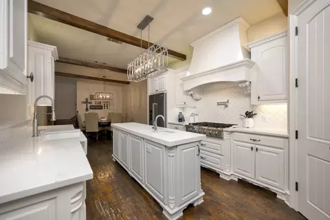 8100 Canyon Oak Dr, North Richland Hills, TX 76182