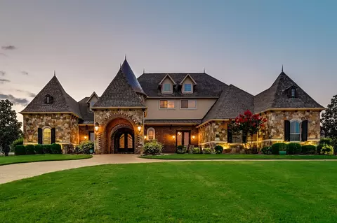 7001 Diamond Oaks Dr, Mansfield, TX 76063