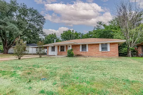 1409 Crestview Dr, Kaufman, TX 75142