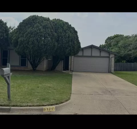 3701 South Ct, Fort Worth, TX 76133