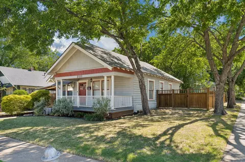 2111 Washington Ave, Fort Worth, TX 76110