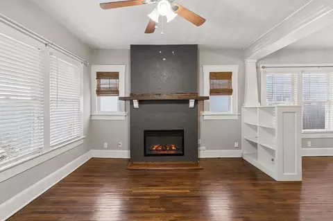 2111 Washington Ave, Fort Worth, TX 76110