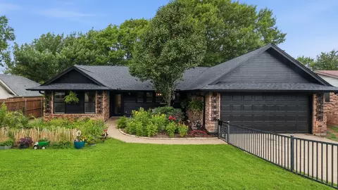 304 Cherry St, Weatherford, TX 76086