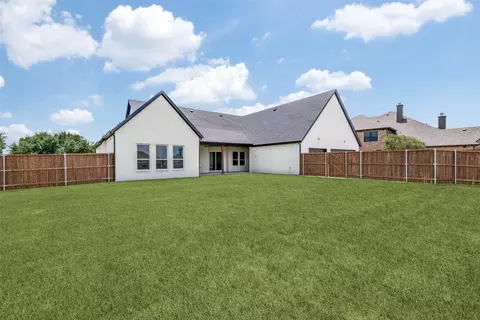 Exterior - 1104 Devonshire Dr N, Forney, TX 75126 photo 5 of 7