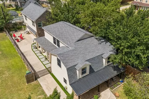 302 Denton Dr, Roanoke, TX 76262