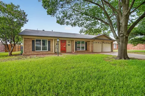 5016 Saint Lawrence Rd, Fort Worth, TX 76103