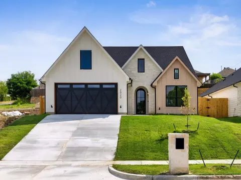 2920 NW 20th St, Fort Worth, TX 76106