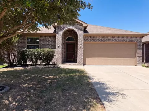 1108 Edgewater Dr, Azle, TX 76020