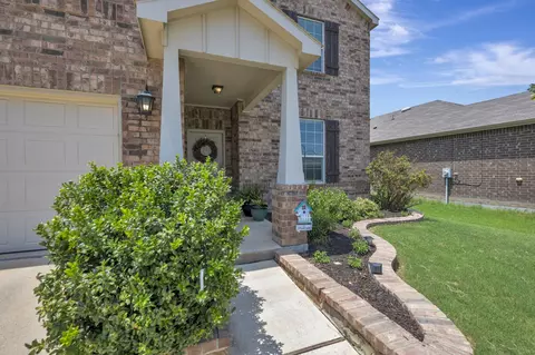 8105 Kurgan Trl, Fort Worth, TX 76131