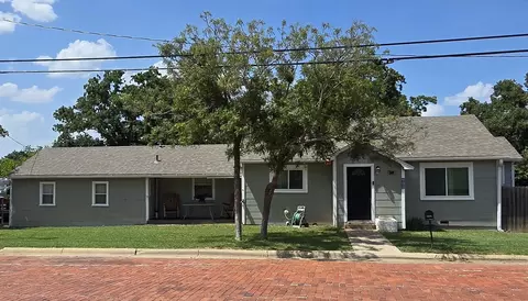 903 W Plummer St, Eastland, TX 76448