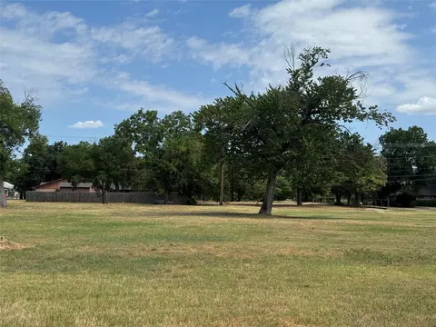 105 Smallwood Dr, Westworth Village, TX 76114