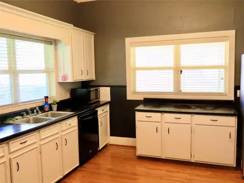 203 E Bennett St, Strawn, TX 76475 photo 10
