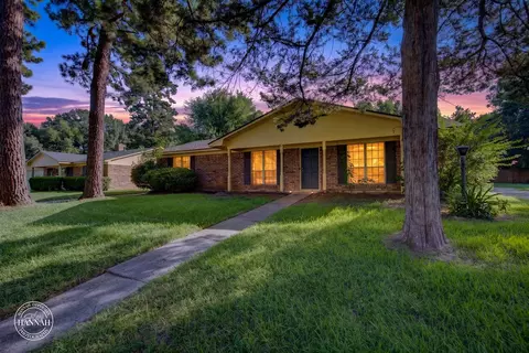 8853 Bayonne Dr, Shreveport, LA 71118