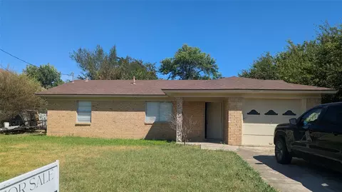 311 Water St, Whitesboro, TX 76273