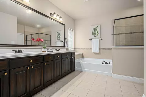 Bath - 1009 Copperleaf Dr, Mansfield, TX 76063 photo 1 of 2
