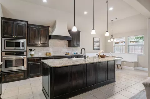 Kitchen - 1009 Copperleaf Dr, Mansfield, TX 76063 photo 1 of 2