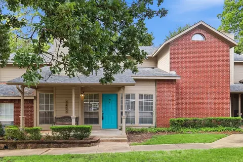 1454 Meadowood Village Dr, Fort Worth, TX 76120