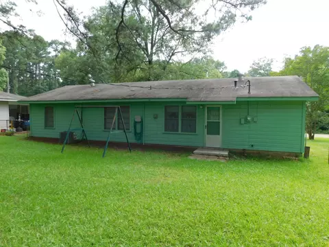 Exterior - 107 NE 5th St, Springhill, LA 71075 photo 5 of 7