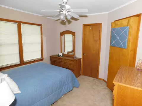 Bedroom - 107 NE 5th St, Springhill, LA 71075 photo 1 of 6