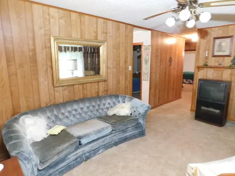 Living - 107 NE 5th St, Springhill, LA 71075 photo 2 of 2