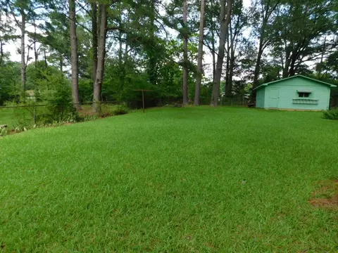 Exterior - 107 NE 5th St, Springhill, LA 71075 photo 7 of 7