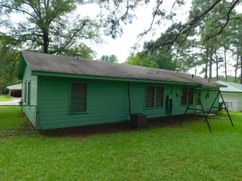 Exterior - 107 NE 5th St, Springhill, LA 71075 photo 6 of 7