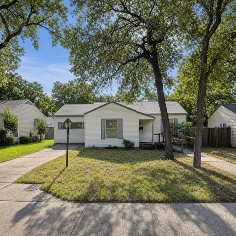 3018 Oakwood St, Haltom City, TX 76117