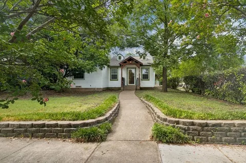 2218 Mountain Lake Rd, Dallas, TX 75224
