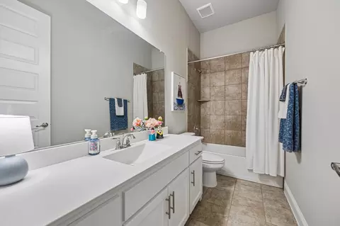 Bath - 817 Harlan Ct, Murphy, TX 75094 photo 4 of 5