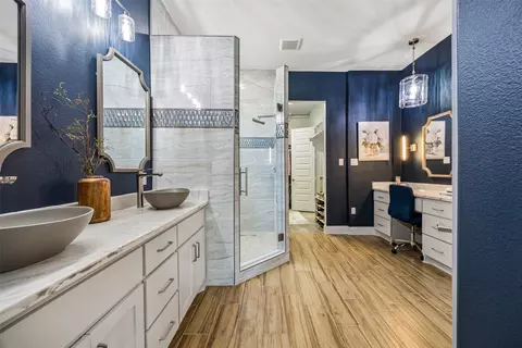 Bath - 817 Harlan Ct, Murphy, TX 75094 photo 1 of 5