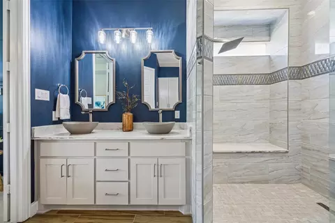 Bath - 817 Harlan Ct, Murphy, TX 75094 photo 2 of 5