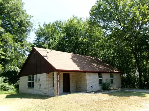 204 Maxwell St, Sulphur Springs, TX 75482