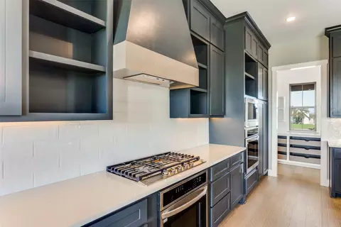 Kitchen - 560 Aermotor Loop, Weatherford, TX 76085 photo 2 of 2