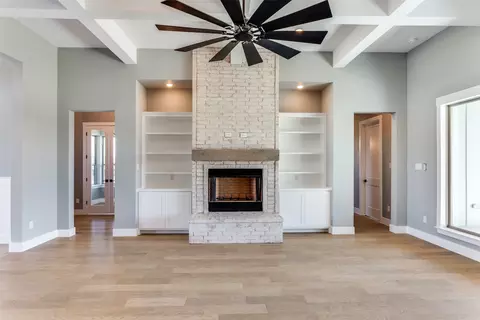 Living - 560 Aermotor Loop, Weatherford, TX 76085 photo 2 of 5
