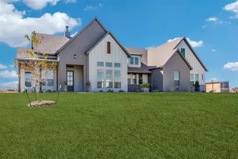Exterior - 560 Aermotor Loop, Weatherford, TX 76085 photo 2 of 4