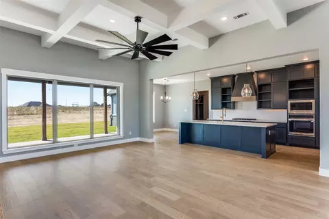 Living - 560 Aermotor Loop, Weatherford, TX 76085 photo 4 of 5