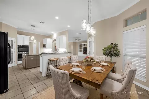 100 Laurel Oaks Ln, Crawford, TX 76638