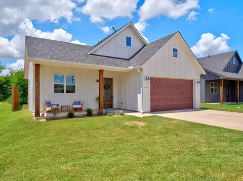 408 Demoye St, Aubrey, TX 76227